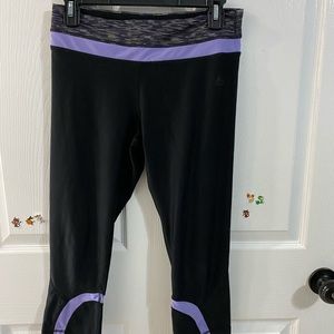 Women’s active capris size M